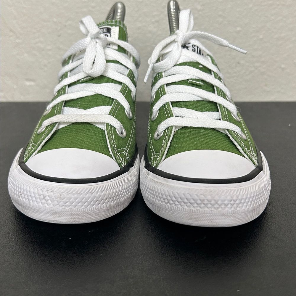Converse Chuck Taylors, Green and White Sneakers youth size 2 - Picture 5 of 10